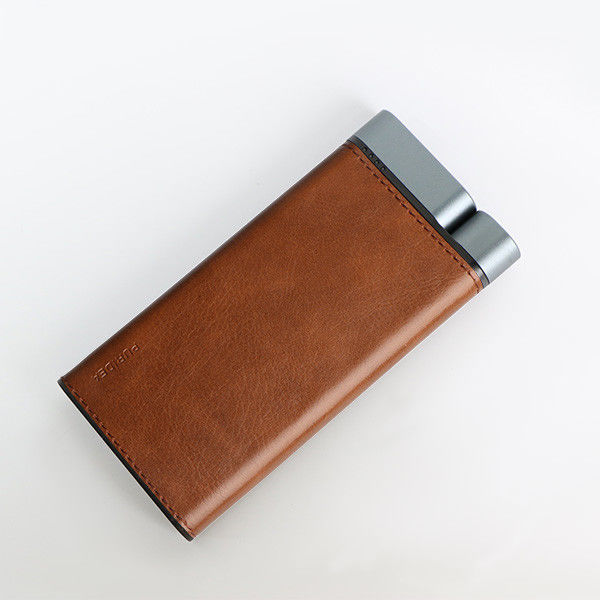 10000mAh แพวเวอร์แบงค์ โลหะ Shell Leather Finish 2pcs USB-A 1pc Type-C Port