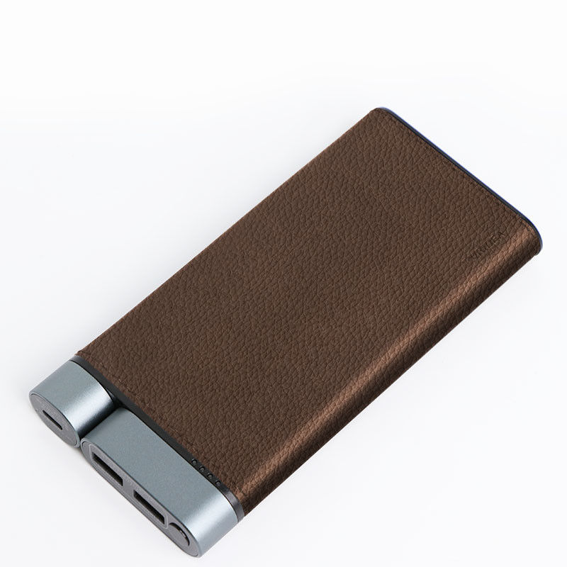 10000mAh แพวเวอร์แบงค์ โลหะ Shell Leather Finish 2pcs USB-A 1pc Type-C Port